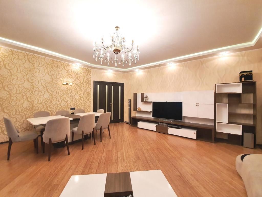 Апартаменты Stunning apartment in the city center by Time Group Баку